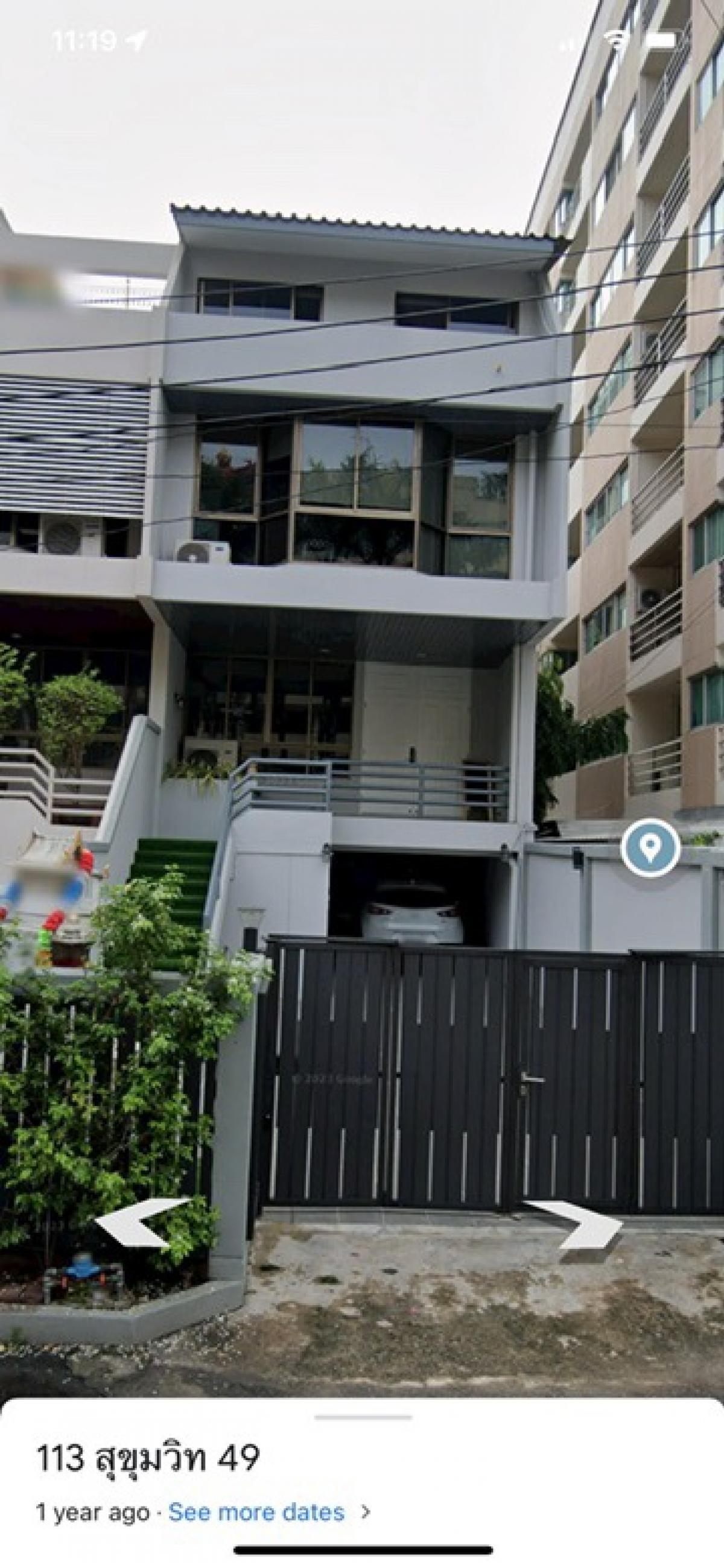 For SaleTownhouseSukhumvit, Asoke, Thonglor : For sale: 3-storey townhouse on Sukhumvit 49, near Samitivej Hospital, with tenants