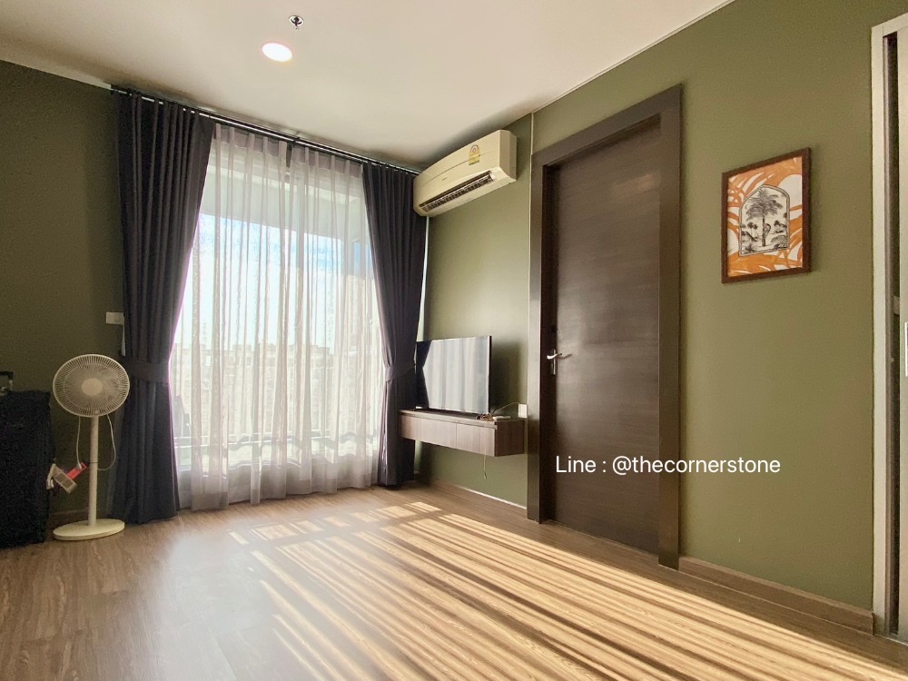 For SaleCondoRatchadapisek, Huaikwang, Suttisan : Condo for sale, sold with tenant, Rhythm Ratchada, beautiful room, cheap price, 1 bedroom, 1 bathroom, size 46.5 sq m., MRT Ratchada