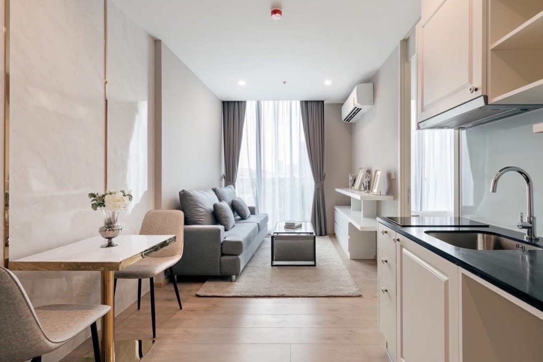 For RentCondoSukhumvit, Asoke, Thonglor : ++For urgent rent++ Noble Recole Condo, 2 bedrooms, 2 bathrooms, 1 living room, 1 kitchen, size 68 sq m., 21st floor, has 2 balconies and a beautiful view, fully furnished