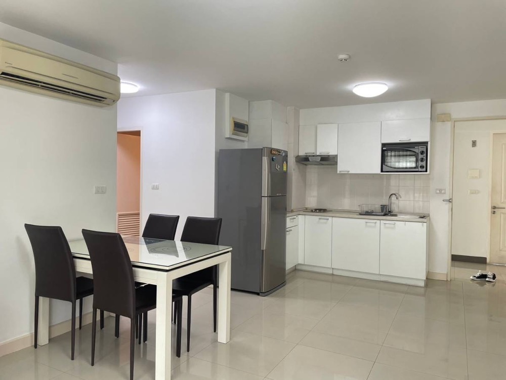 For RentCondoSukhumvit, Asoke, Thonglor : Urgent, good price room, The Clover Thonglor, easy to find food, convenient travel, 2 Beds 2 Baths, 76 Sq.m, only 32,000 baht