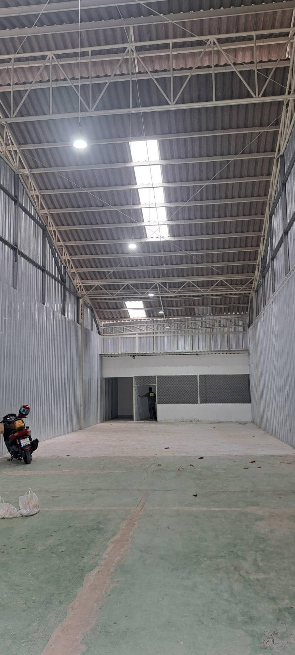 For RentWarehouseMin Buri, Romklao : Warehouse for rent, Min Buri (Pink Line MRT Bang Chan)