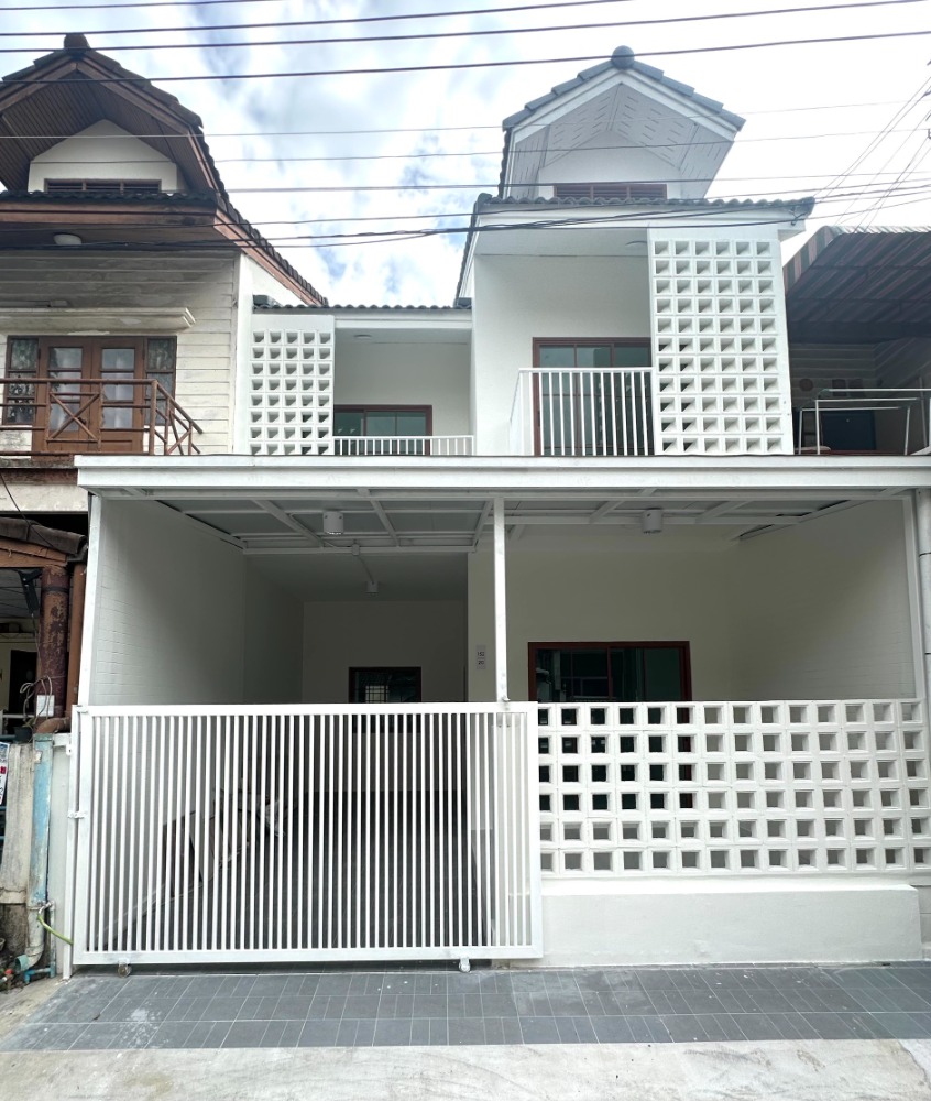 For SaleTownhouseKaset Nawamin,Ladplakao : Owner sells townhouse, newly renovated, Eua Pracha Village, Nawamin 56