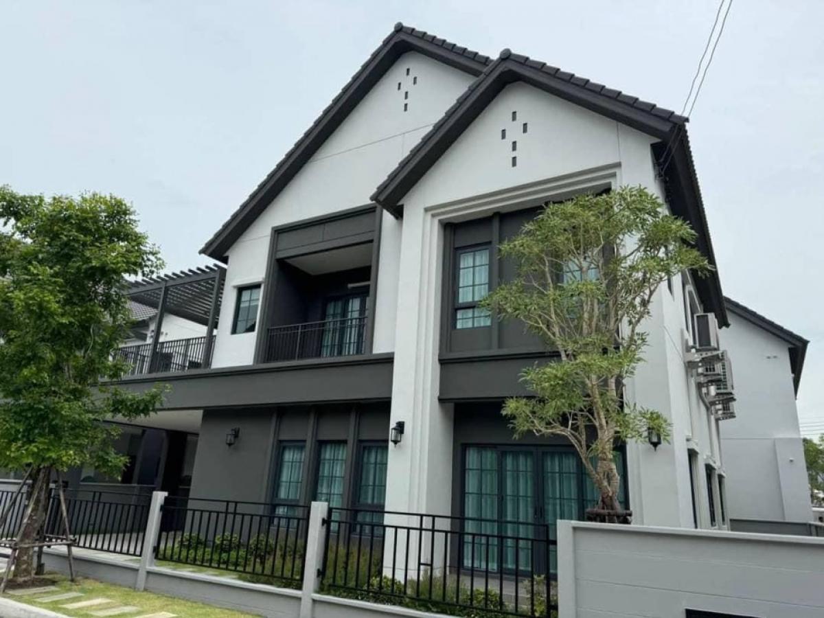 For RentHouseBangna, Bearing, Lasalle : Separate house🏠 for rent / Villa🏠 for rent in Bangkok with complete electrical appliances. Bangkoks unique two-story separate house with full electrical appliances.