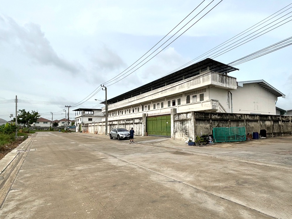 For RentWarehouseRama 2, Bang Khun Thian : Warehouse for rent, area 900 sq m., Tha Kham, Anan Ngam Charoen, near Central Rama 2, good location, many entrances and exits, trailers can enter and exit.