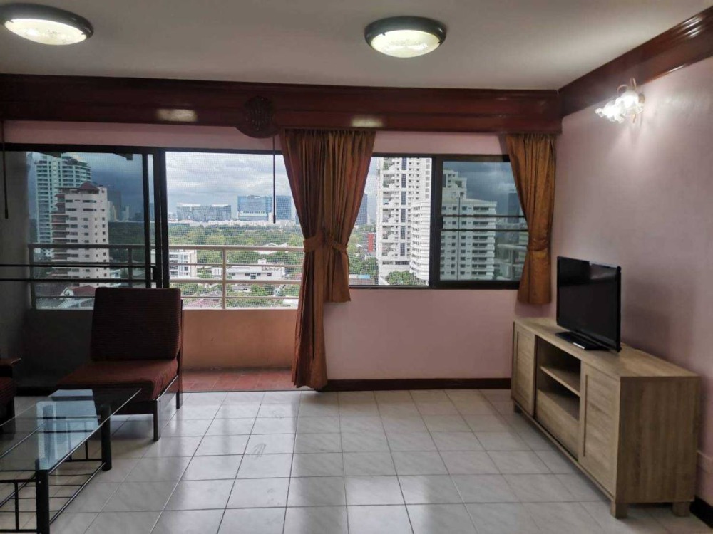 For RentCondoSukhumvit, Asoke, Thonglor : For rent or sale Saranjai Mansion Condo, 8th floor, area 35 square meters, 1 bedroom, 1 bathroom, beautifully decorated, ready to move in, 5 minutes walk to BTS Nana.