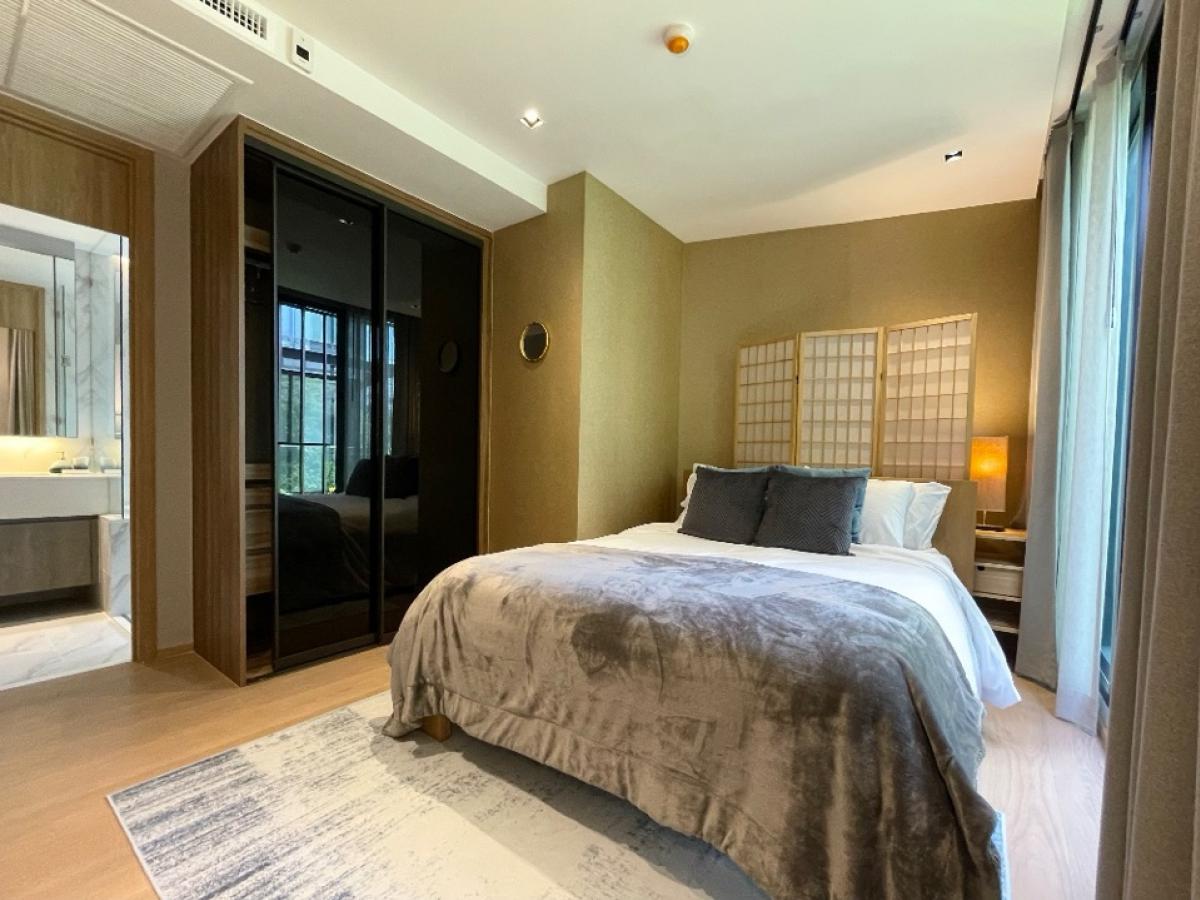 For RentCondoSukhumvit, Asoke, Thonglor : 🔶Peace in the heart of Sukhumvit with trees filling the windows of a luxurious room 🔶Condo Chalermnit Art de Maison Sukhumvit 53