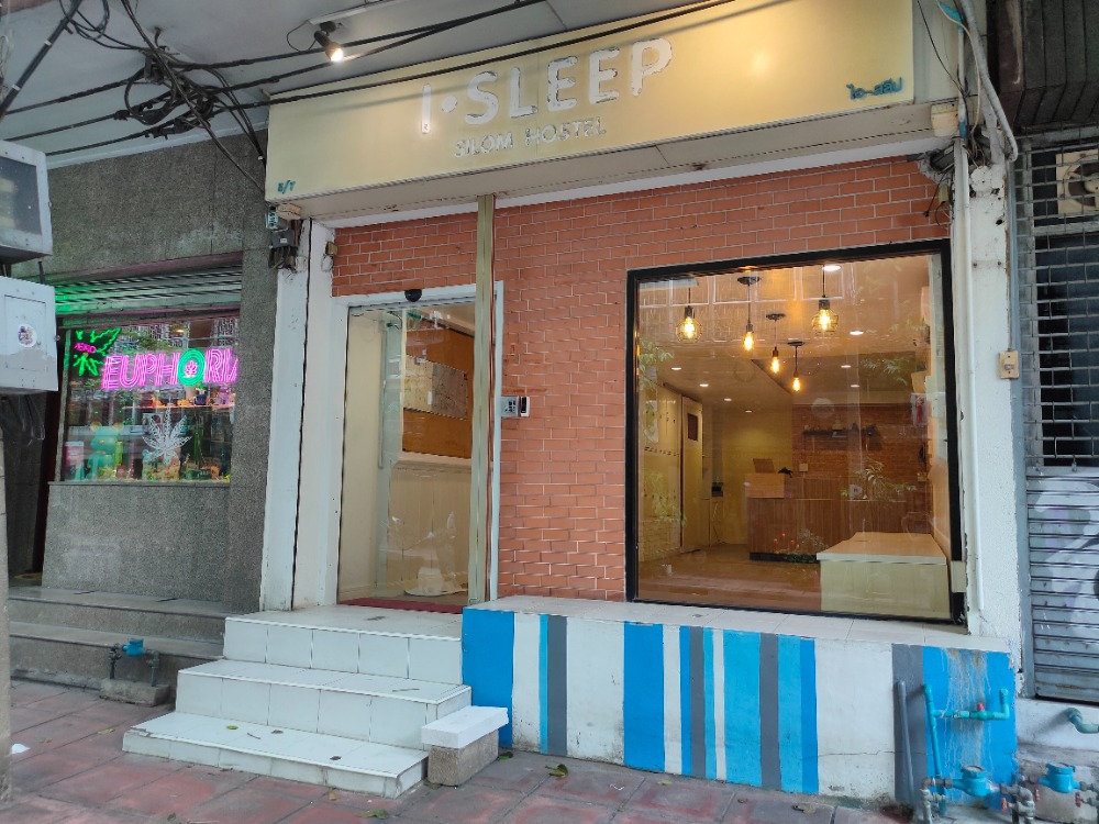 For SaleShophouseSilom, Saladaeng, Bangrak : Newly renovated commercial building for sell only 500 m. from Chong Non Si BTS Great location, near business district & tourist attraction!! Best deal in town