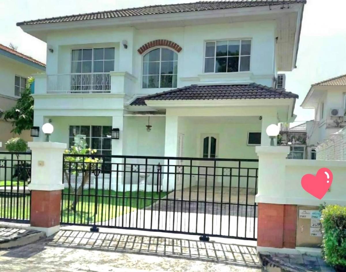 For RentHouseLadkrabang, Suwannaphum Airport : 2-storey detached house for rent, 67 sq m, located on Sukhaphiban 2 Road, near Suvarnabhumi Airport.