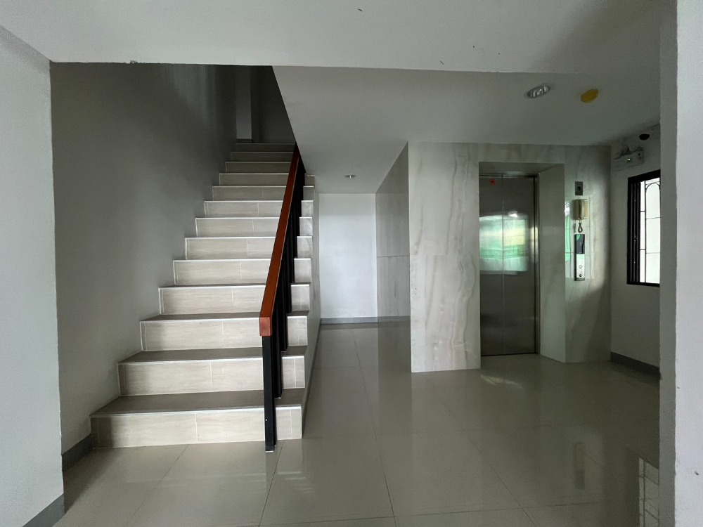 For RentShophouseSathorn, Narathiwat : Building for rent Suitable for office in Sathorn walking distance to BTS