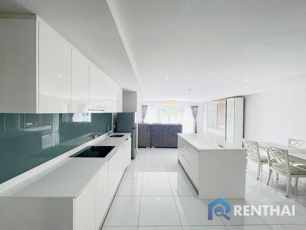 For SaleCondoPattaya, Bangsaen, Chonburi : Spacious 2-bed Condo in The Place Pratumnak