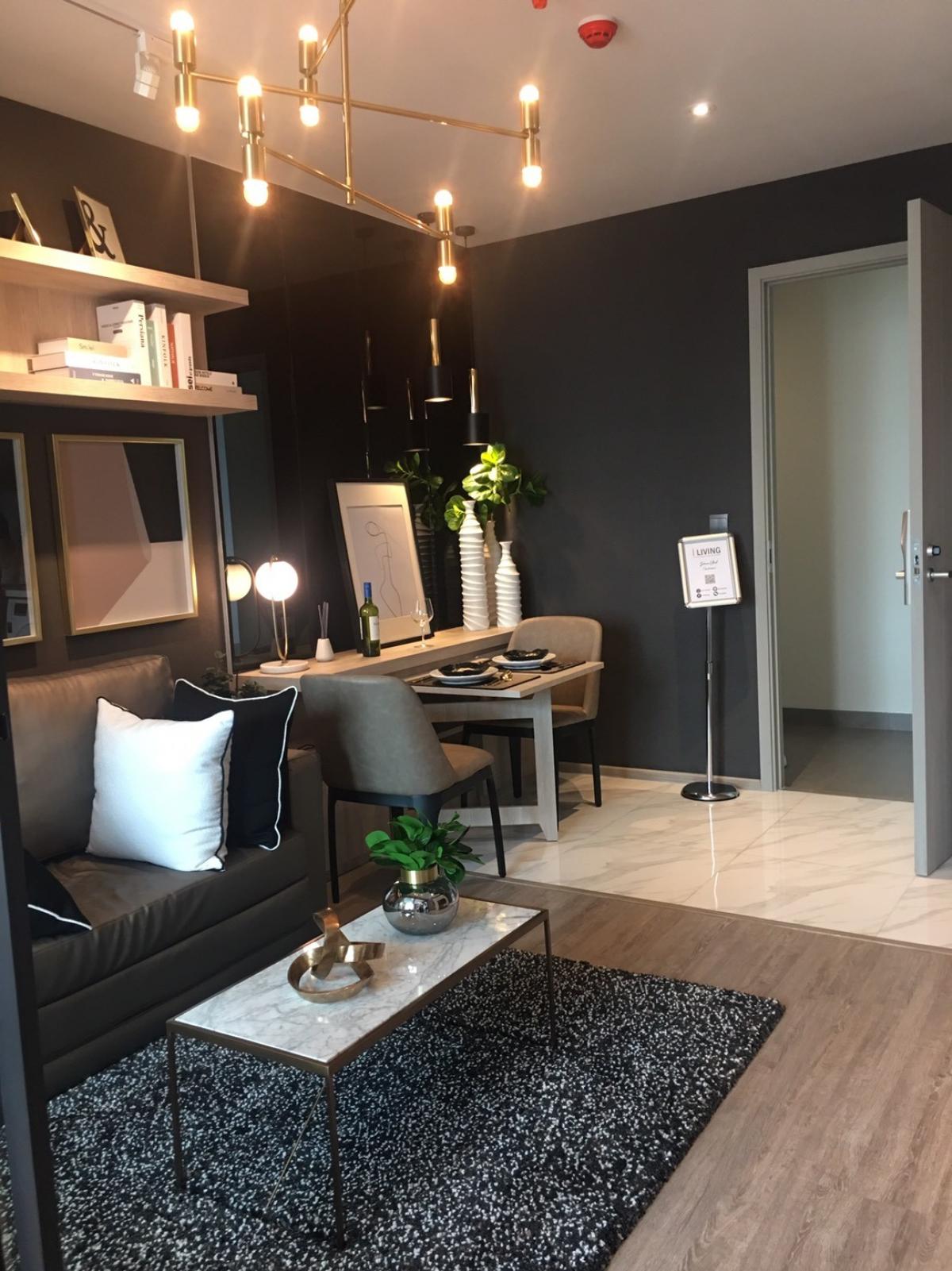 For RentCondoSukhumvit, Asoke, Thonglor : Vacant and ready to rent Rhythm Ekkamai Condo, beautifully decorated, complete with furniture and electrical appliances, 35 sq m room, 11th floor, only 330 meters from Ekkamai BTS station, next to the Parklane project, there are restaurants, coffee shops,