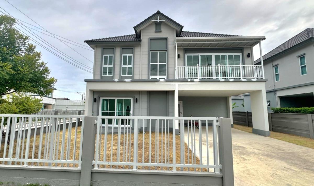 For RentHouseSamut Prakan,Samrong : For rent: 2-storey detached house, 75 sq w, located on Sukhumvit-Bang Pu Road, near Robinson Samut Prakan.