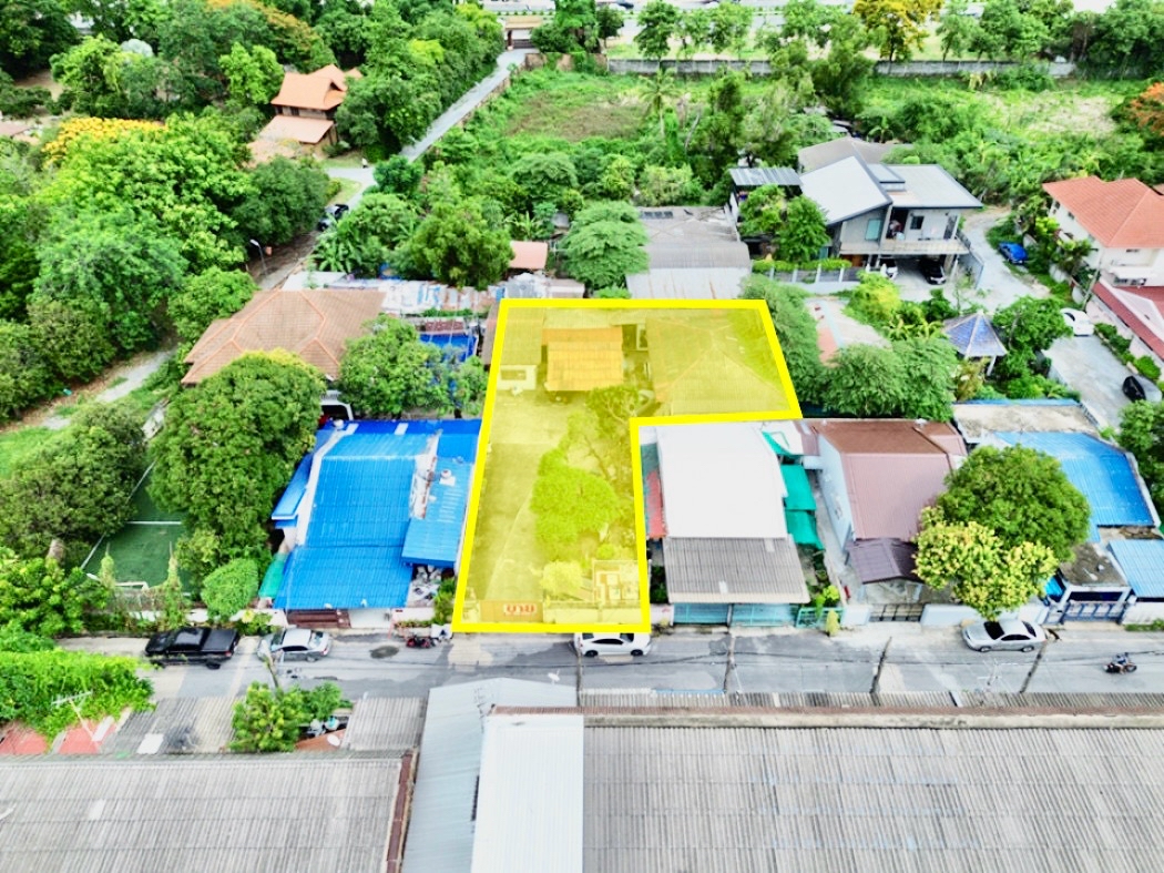 For SaleLandSeri Thai, Ramkhamhaeng Nida : Land for Sale in Soi Nuanchan 16 - 162 Sq.w. | Prime Location Near Fashion Island, Navavej Hospital, and Ekkamai-Ramintra Expressway