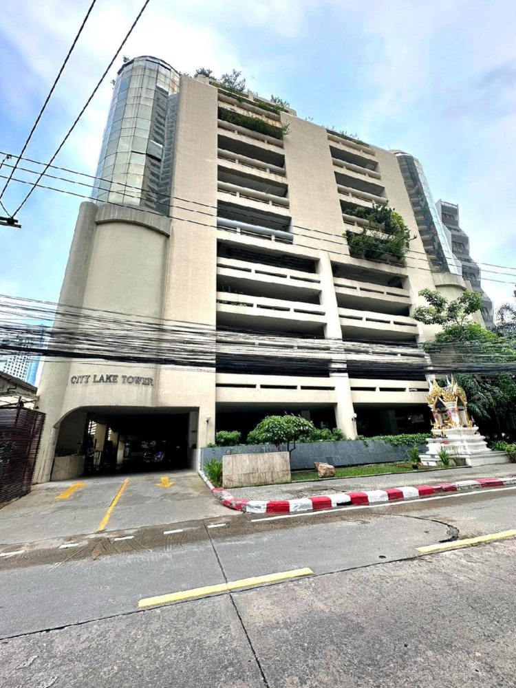 For SaleCondoKhlongtoei, Kluaynamthai : For Sale with tenant near BTS Asoke and MRT Sukhumvit