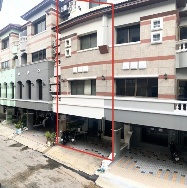 For RentShophousePinklao, Charansanitwong : For rent, 4-storey home office, Chiwin Place project, Sirinthon Road, Soi 7, with special privileges, fitness, swimming pool, and more from Chiwin de Bangkok Hotel, convenient transportation, 5 minutes to Bang Bamru BTS Station, Bang Phlat MRT Station, Si