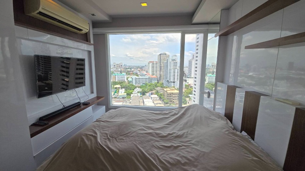 For SaleCondoSukhumvit, Asoke, Thonglor : Condo for sale, Ceil by Sansiri, near BTS Ekkamai, price only 5,500,000 baht.