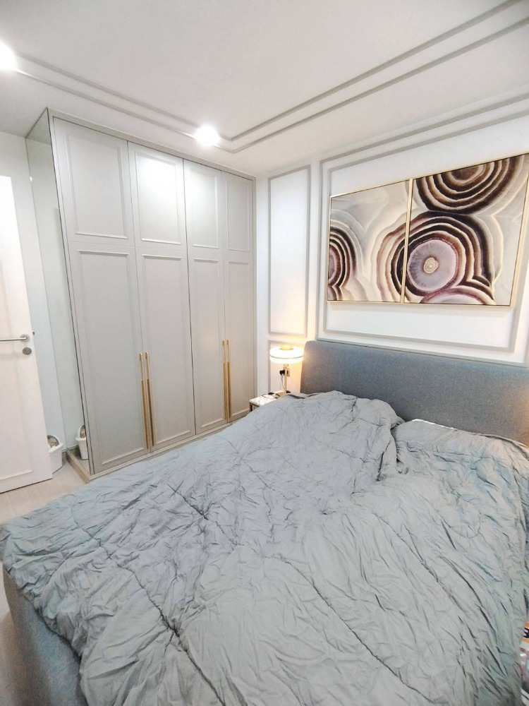 For RentCondoLadprao, Central Ladprao : Beautiful and new, fully furnished, ready to move in. Call 084-9143813