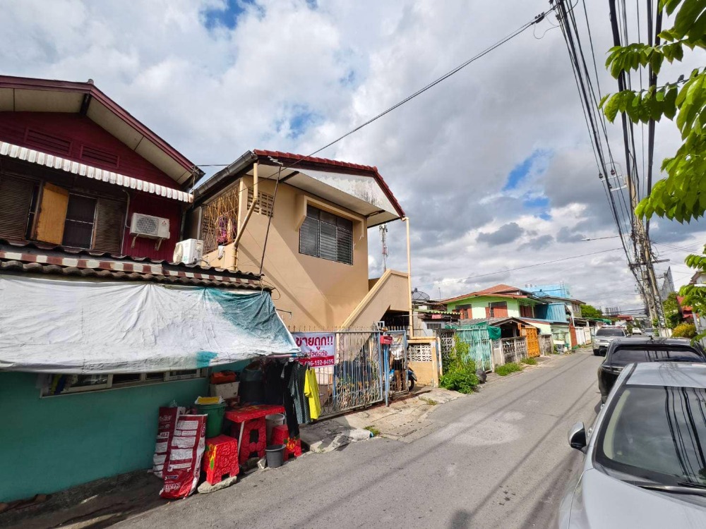 ขายบ้านวิภาวดี ดอนเมือง หลักสี่ : ขายตึก 2ชั้น พร้อมห้องเช่า8ห้อง ขนาด 27 ตรว. ทำเลดีใกล้แหล่งชุมชนในดอนเมือง เดินทางสะดวกใกล้สนามบินดอนเมือง