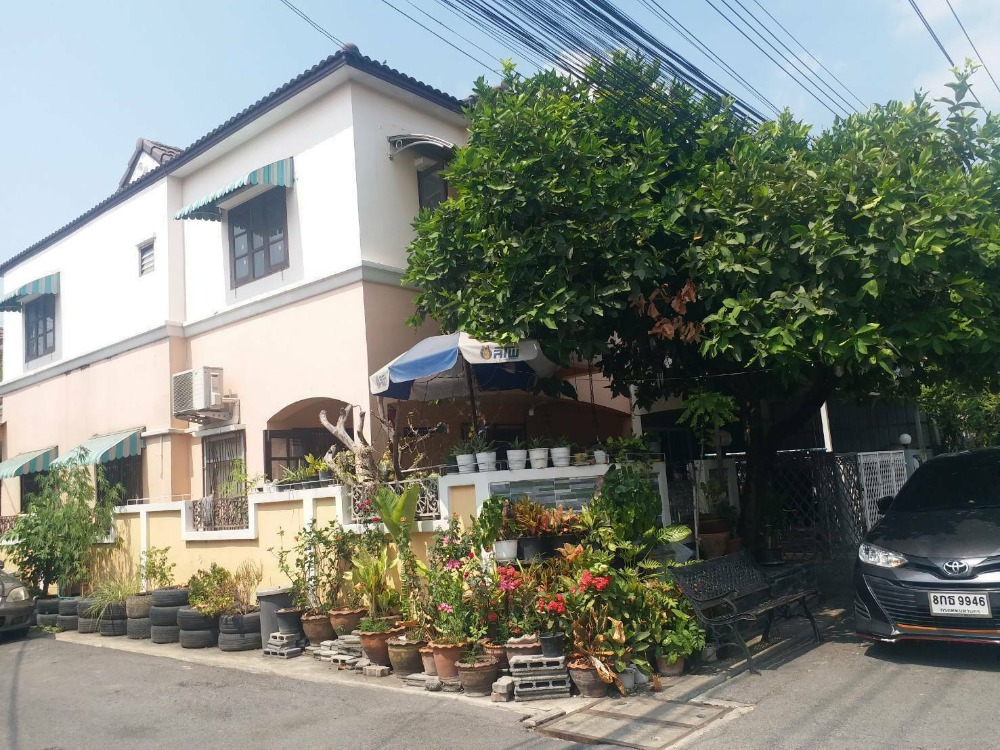 For SaleTownhouseNawamin, Ramindra : Urgent sale, 2-storey townhouse **Conner unit, KC Cluster Village, Ram Intra 7, Thai Ramman Road, near Fashion Island shopping mall