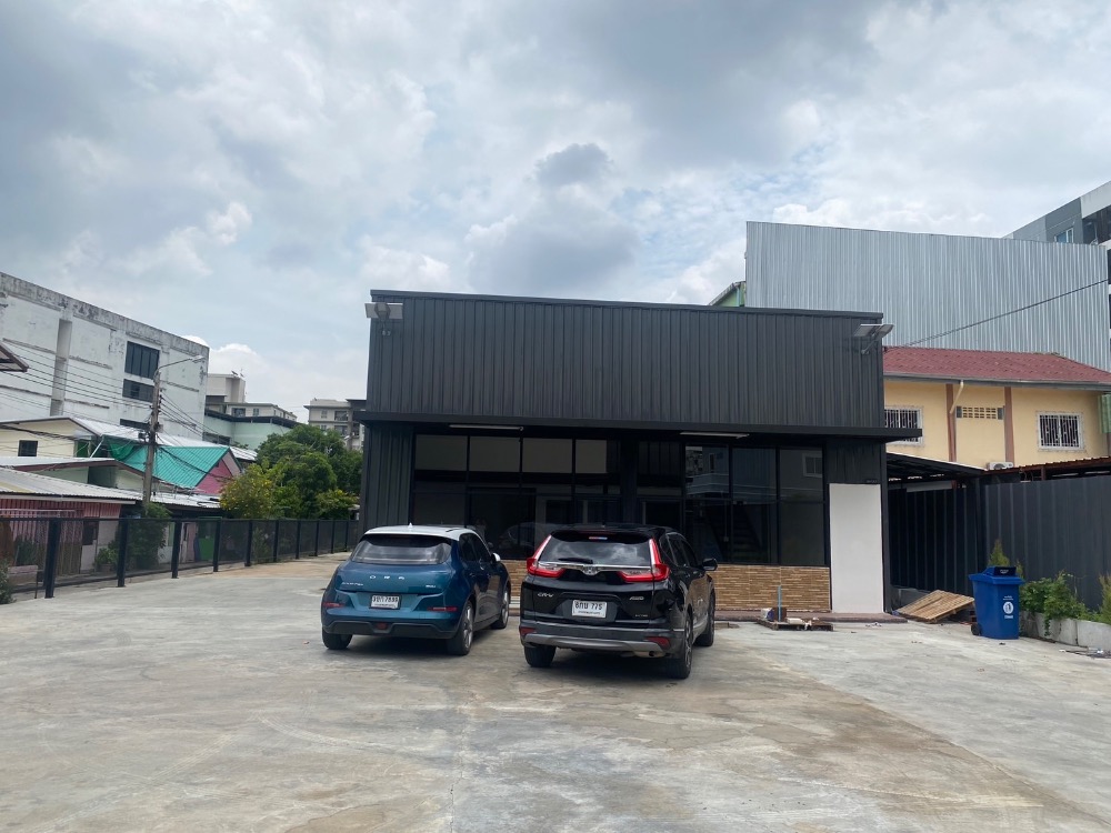 For RentWarehouseOnnut, Udomsuk : Warehouse for rent, Sukhumvit 81, beautiful, good location, ready to do business, can register a company, if interested add Line @841qqlnr