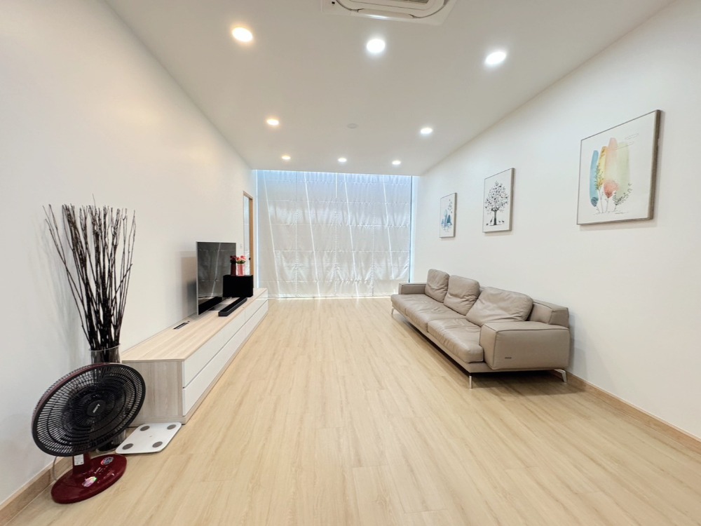 For RentCondoRatchadapisek, Huaikwang, Suttisan : RENT !! Condo Amanta Ratchada, MRT Thailand Cultural Centre, 2 Beds, Tower 3, Fl. 7, Area 85 sq.m., Rent 40,000 Baht ( 3 meter high ceiling)