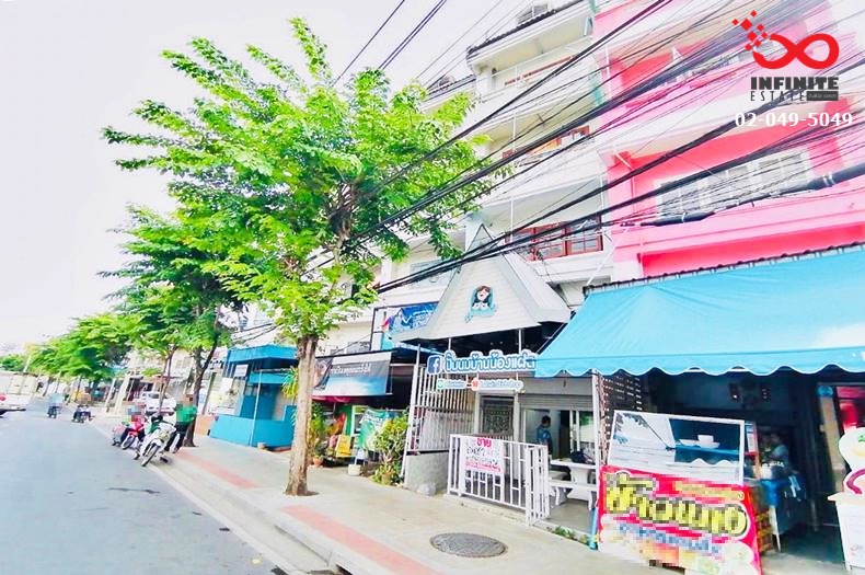 For SaleShophouseRathburana, Suksawat : Commercial building for sale, 5 floors, area 20.3 square wah, Pracha Uthit Road, Thung Khru District