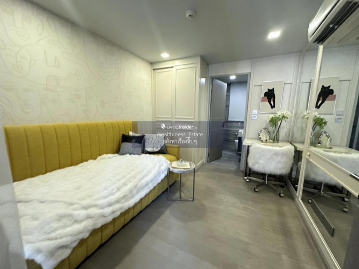 For SaleCondoSukhumvit, Asoke, Thonglor : There is a 3 bedroom size, price 24.5 mb, size 131 sq m. If interested, you can make an appointment to view it at 0808144488.