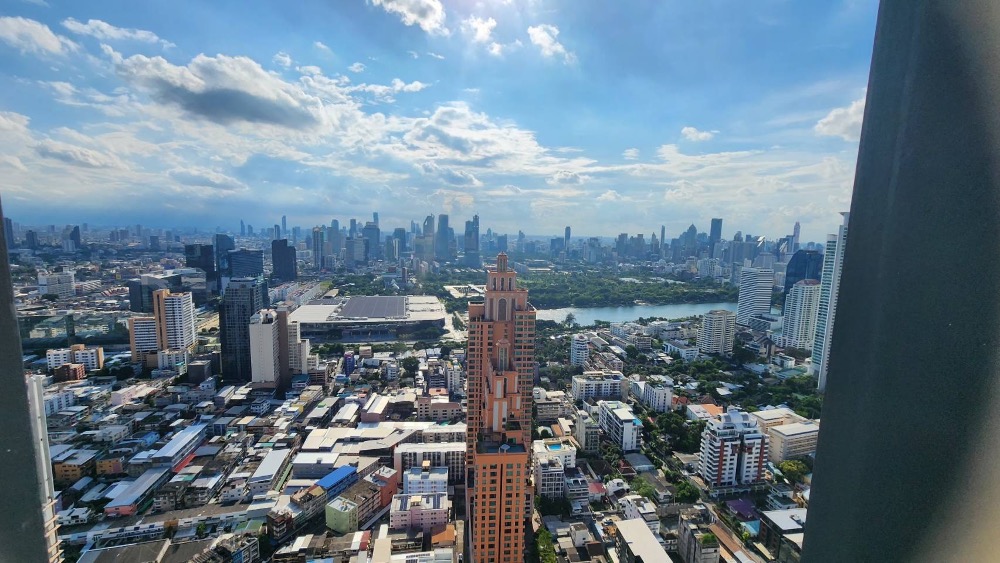 For SaleCondoSukhumvit, Asoke, Thonglor : For Sale 4 bed 4 bath same as Showroom unit but you have to combine yourself but price is cheaper a lot !! High floor River view clearly