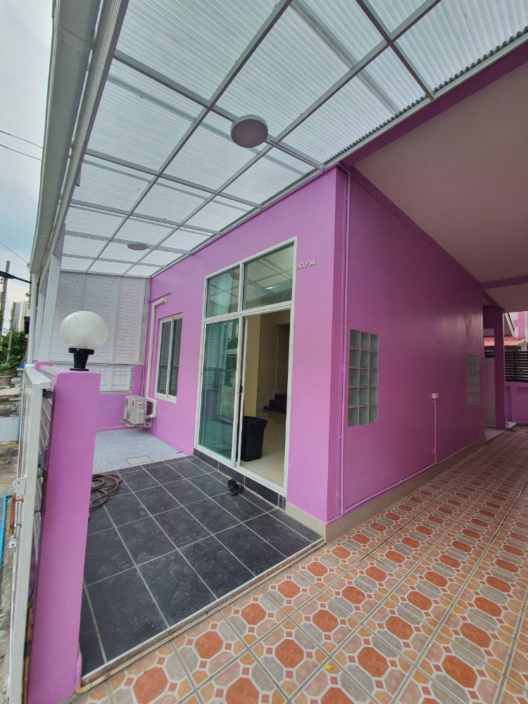 For RentHouseChaengwatana, Muangthong : Townhouse for rent, 3 floors, Premium Golf Village, Muang Thong Thani, easy to travel, near expressway, pets allowed