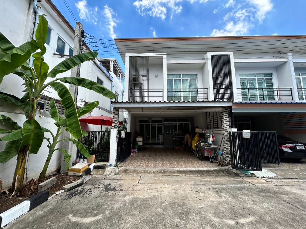 For SaleTownhouseBang kae, Phetkasem : Cheapest sale in the Miracle Plus project, Phetkasem 63, near The Mall Bang Khae, Phase 1, 29.8 sq m., built-in throughout the house. Line joe1e7