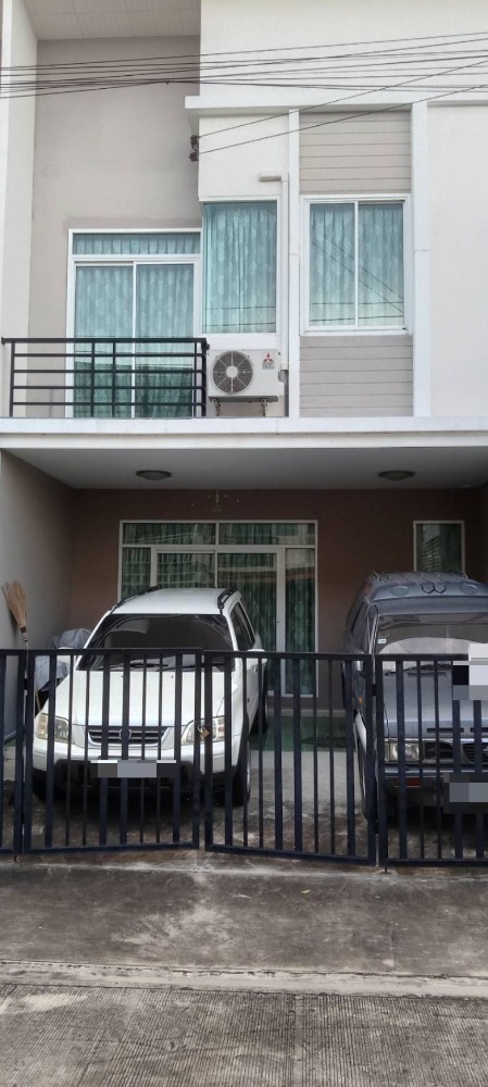 For RentTownhouseRathburana, Suksawat : For rent: Gusto Suk Sawat 26-2, beautiful house, 3 bedrooms, 3 bathrooms, 2 parking spaces, ready to move in, near Central Rama 2