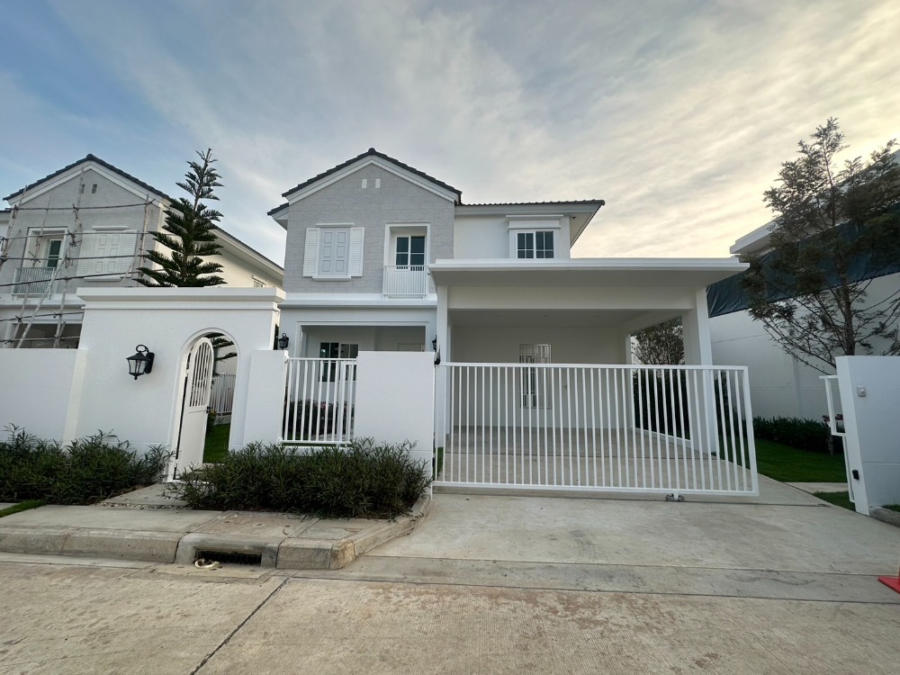 For RentHouseBangna, Bearing, Lasalle : 2-storey detached house, good location, with furniture, for rent, Bangna-Bang Phli area, near Foodland Bangna, only 2.6 km.