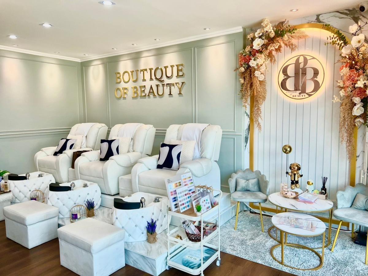 For LeaseholdShophouseRamkhamhaeng, Hua Mak : 🚩Business for sale, full-service beauty salon in the Hub24 Ramkhamhaeng project, ready to open for service immediately.. ‼️ 2 million baht