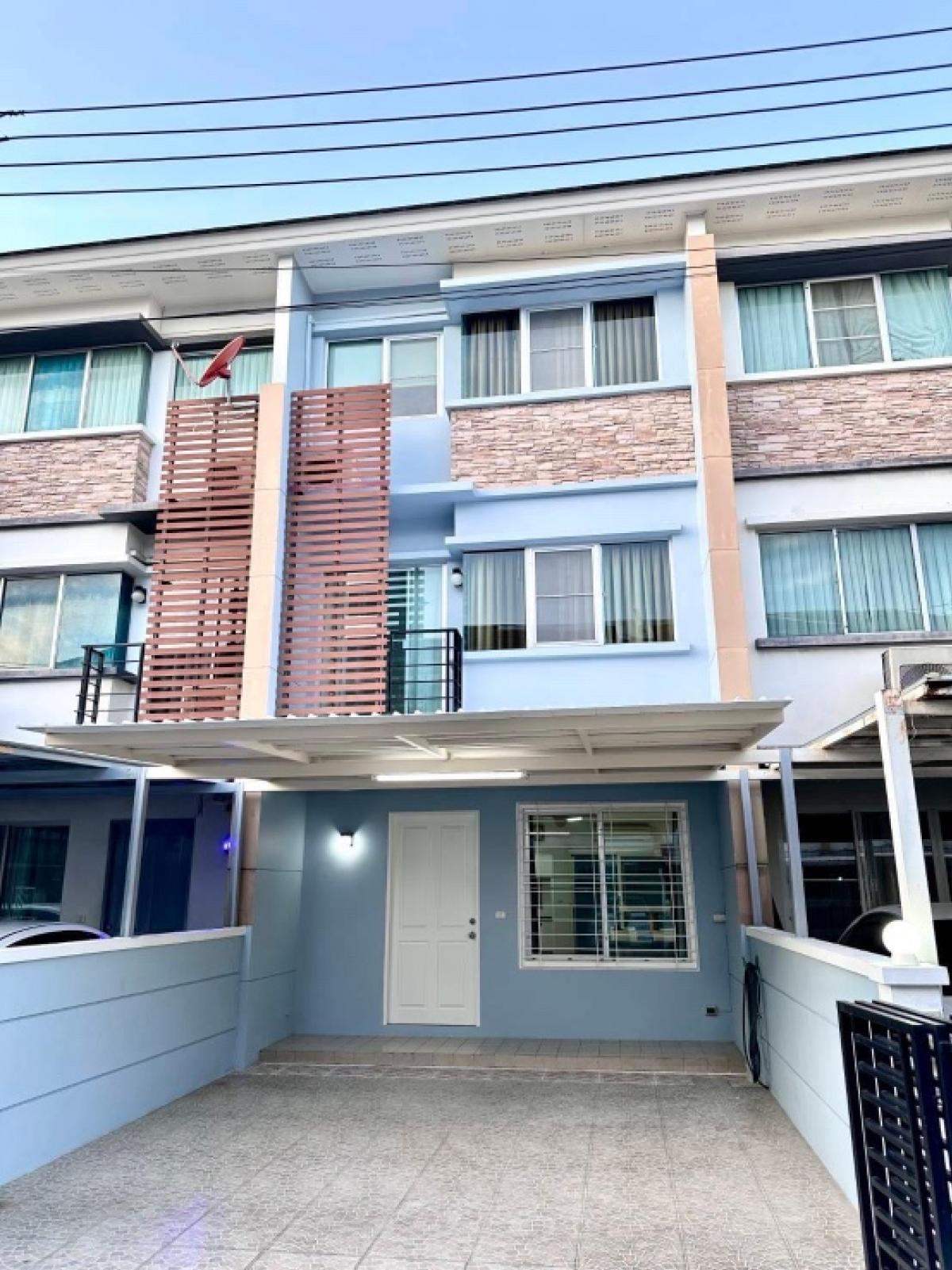 For RentTownhouseKaset Nawamin,Ladplakao : Townhome for rent, renovated, Town Plus Village, Kaset-Nawamin, near Ram Intra Expressway, The Walk, Hua Mum Market