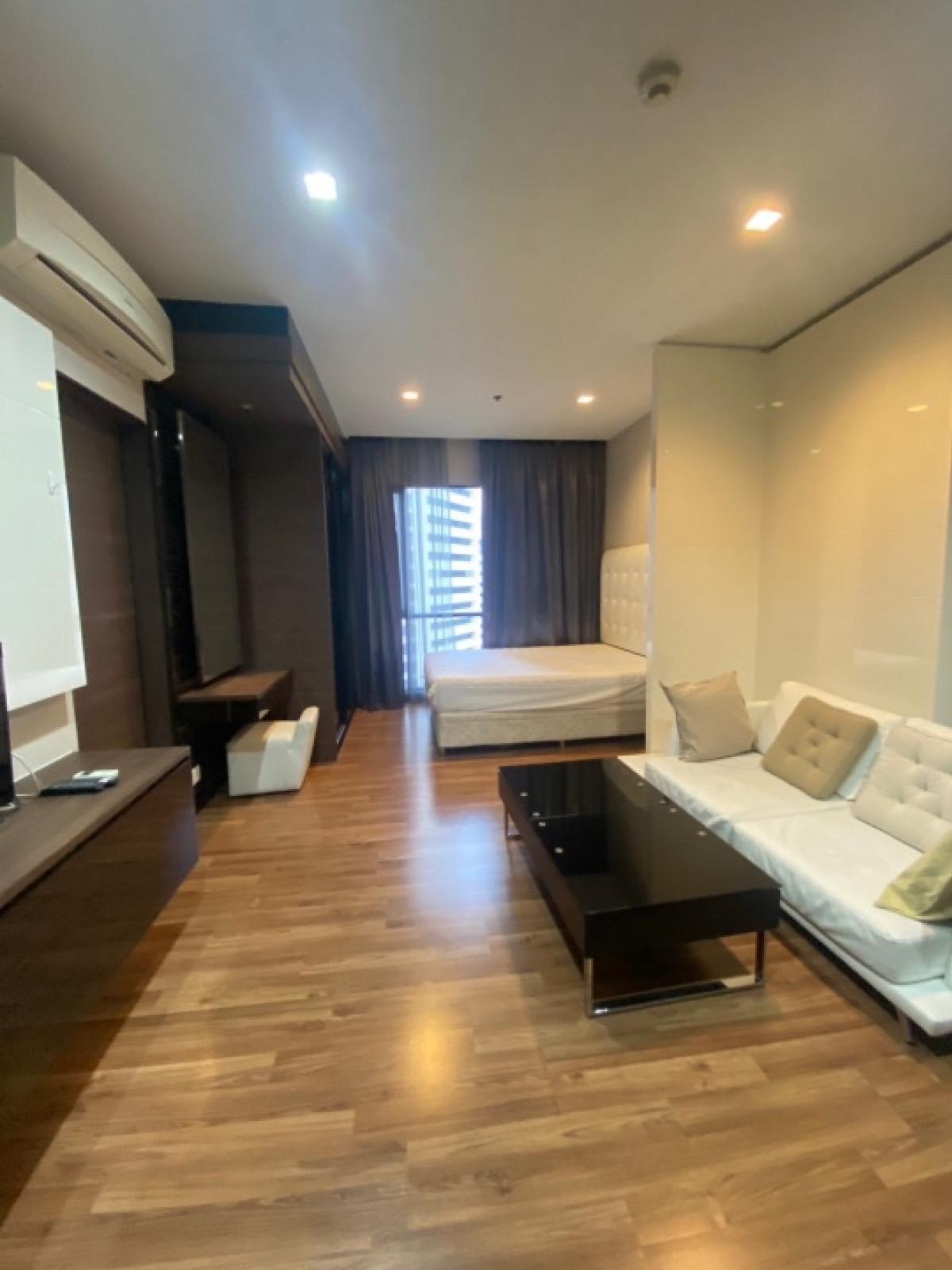 For RentCondoRatchadapisek, Huaikwang, Suttisan : For rent, 1 bedroom, large size, 33 sq m., Ivy Ampio Condo, beautiful room, very special price