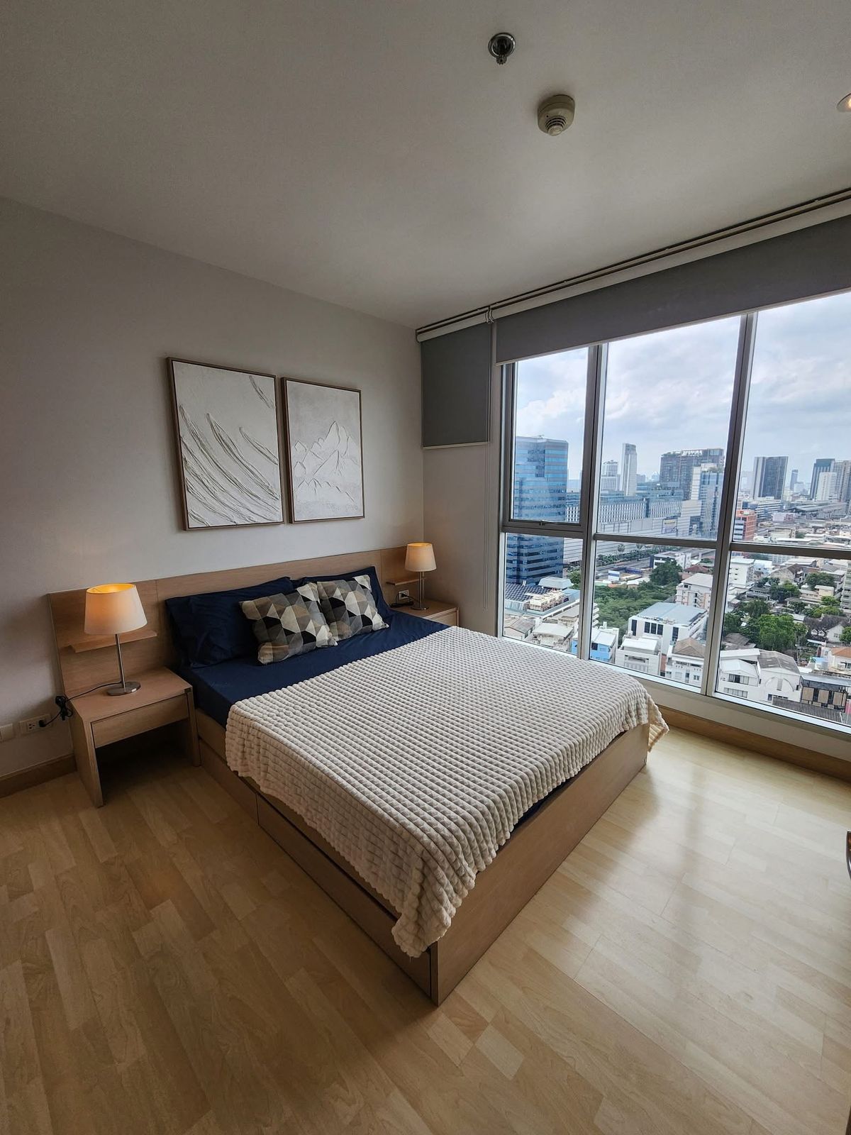 For RentCondoRatchadapisek, Huaikwang, Suttisan : Condo for rent Rhythm Ratchada, newly built-in throughout the room, beautiful room, very good price, 1 bedroom, 1 bathroom, size: 46 sq m., good location near MRT Ratchada