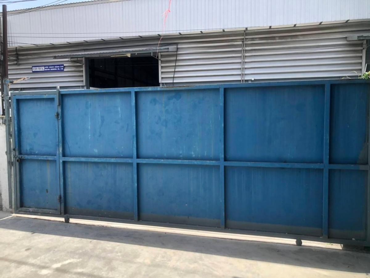 For RentWarehouseSamut Prakan,Samrong : Warehouse for rent, Theparak, Km 6, Soi 68, near Srinakarin Road, only 2 km., near the outer ring road of Bangkok, southern side, going to Bangna or going out to Rama 2 is convenient.