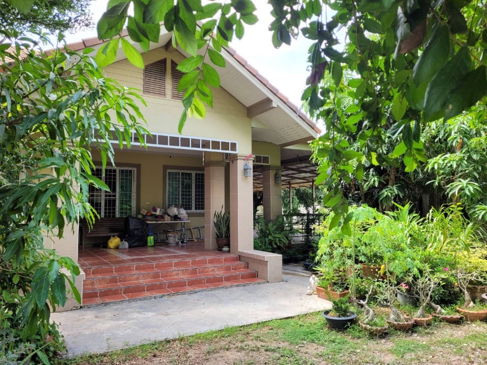 For SaleHouseCha-am Phetchaburi : Special price!! For sale: 1-storey detached house, large area, corner house, near irrigation road, not far from the city.