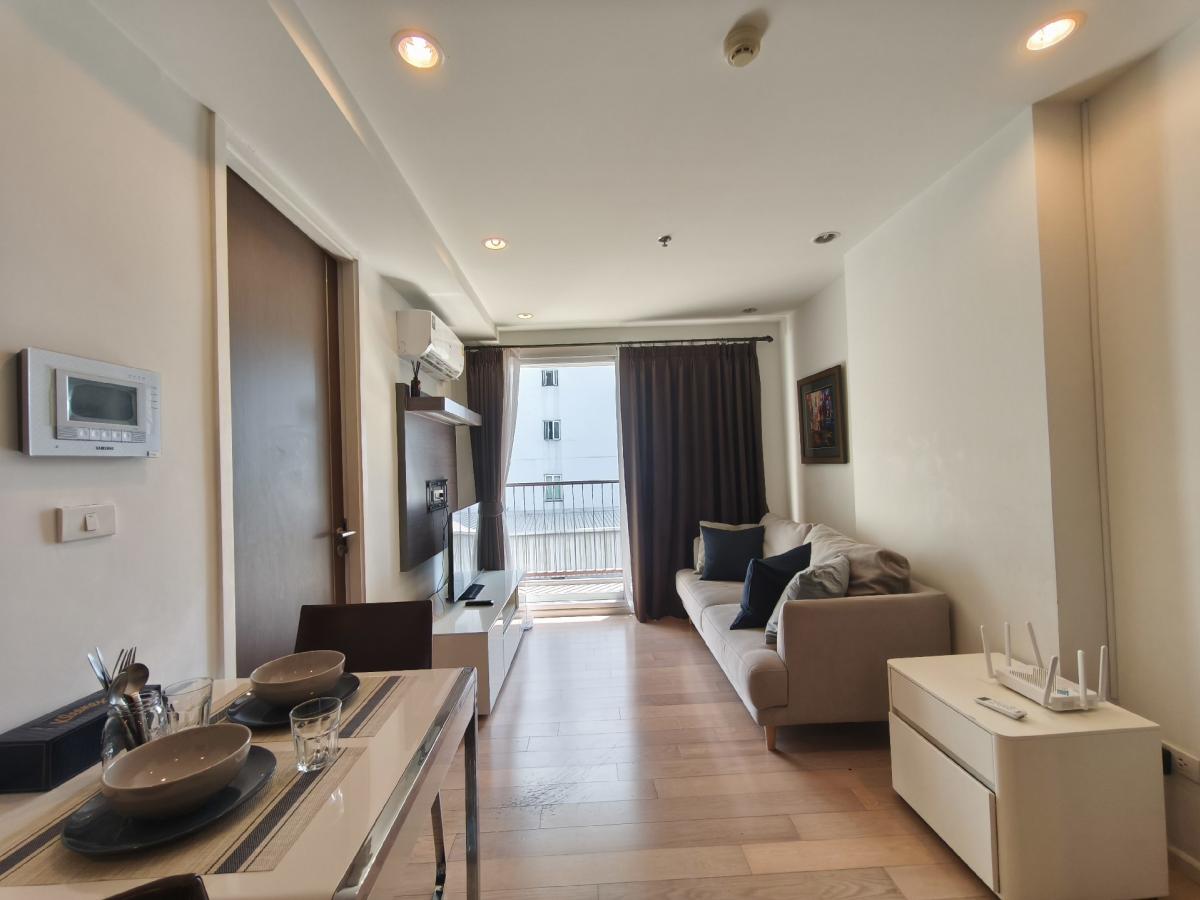 For RentCondoNana, North Nana,Sukhumvit13, Soi Nana : 25,000.-/ month Fully furnished stylish 1 bed 1 bath room near Terminal 21