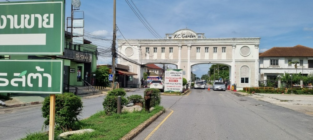 For SaleHouseMin Buri, Romklao : For sale/rent: 2-storey detached house, K.C. Garden Home Village 15, size 4 bedrooms, 2 bathrooms, area 51.20 sq m., usable area 152 sq m., Soi Nimit Mai 40, selling price 3.4 million baht.