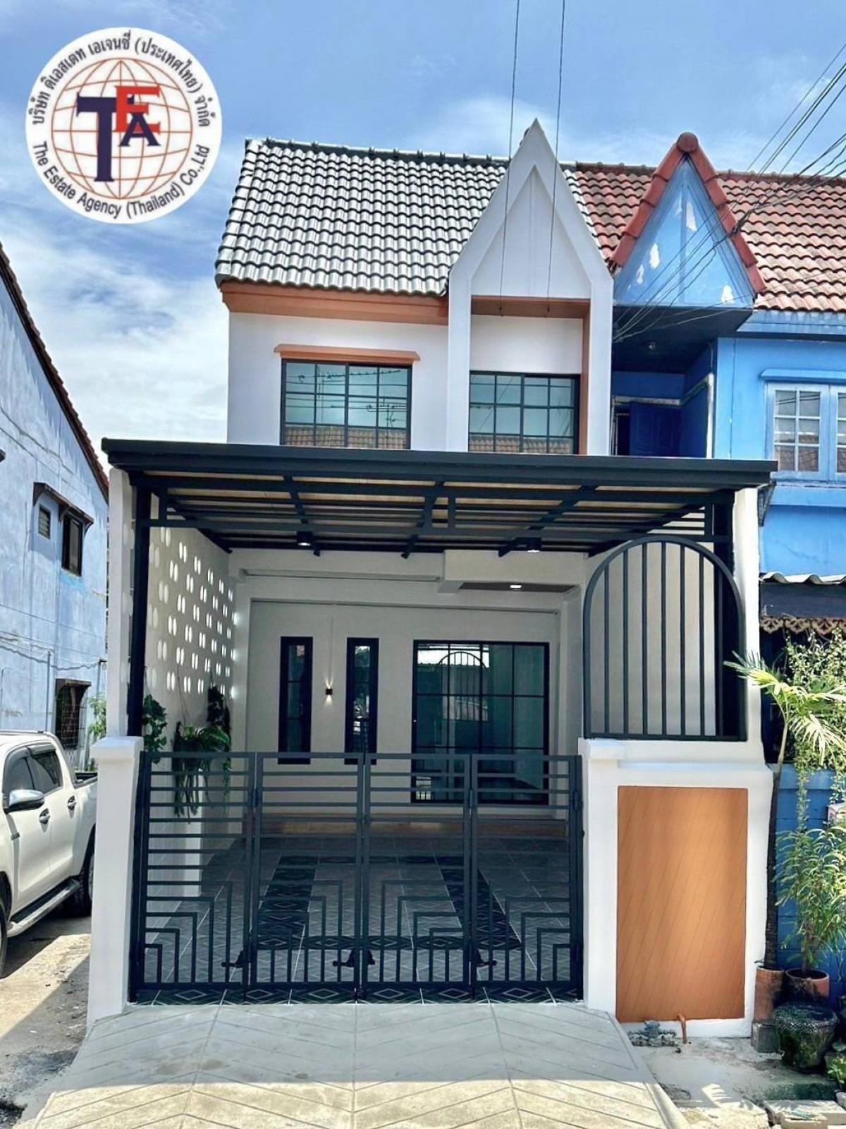 For SaleTownhouseMin Buri, Romklao : Townhouse for sale, 2 floors, Sinthong Village, Rom Klao 28, Lat Krabang, Kasem Bundit University, Sarasas School, Airport Link, Suvarnabhumi Airport, Min Buri