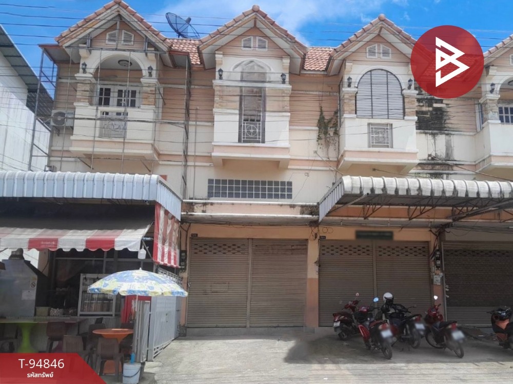 For SaleShop HouseKamphaeng Phet : Commercial building for sale, 2 and a half floors, area 19.8 square wah, in the city of Kamphaeng Phet.