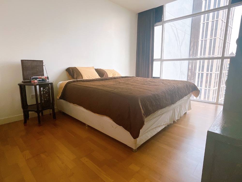 For RentCondoWongwianyai, Charoennakor : For rent Condo Urbana Sathorn 1 bed  70 Sq.m (S15-29487)