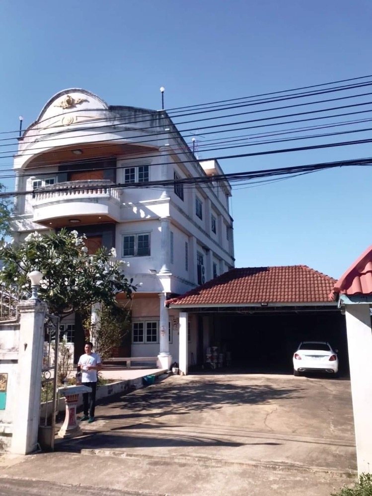 For SaleHouseNawamin, Ramindra : Urgent sale, cheap sale, 3.5-storey detached house, Ram Intra 77, Soi 6, 178 sq m, near Khubon BTS station, Km. 8