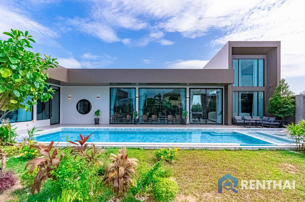 For SaleHousePattaya, Bangsaen, Chonburi : Luxurious 6-Bed Villa in Pattaya, Private Pool,