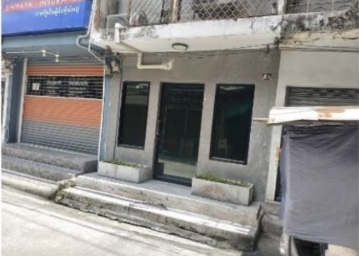 ขายตึกแถว อาคารพาณิชย์สีลม ศาลาแดง บางรัก : Shophouse near Saladaeng: 4 storey 16 sqwah 126sqm. 17,000,000 Am: 0656199198