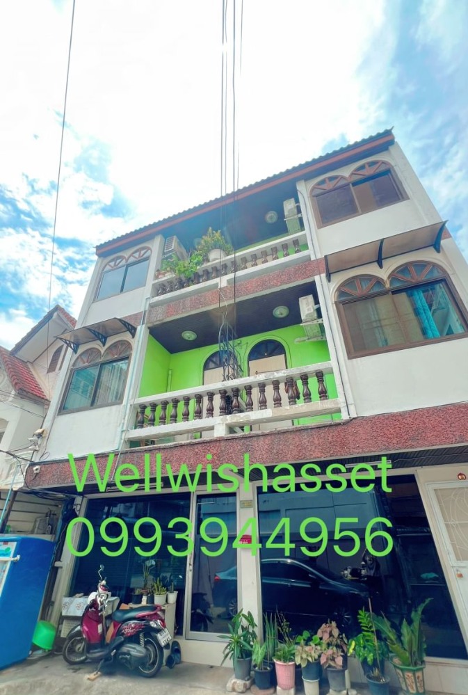 For SaleTownhouseRatchadapisek, Huaikwang, Suttisan : Townhouse for sale, 3 floors, 2 adjacent units, Ratchada, Huai Khwang location, Sukkhamruam Alley, behind The Emerald Hotel, Ratchada, MRT Huai Khwang