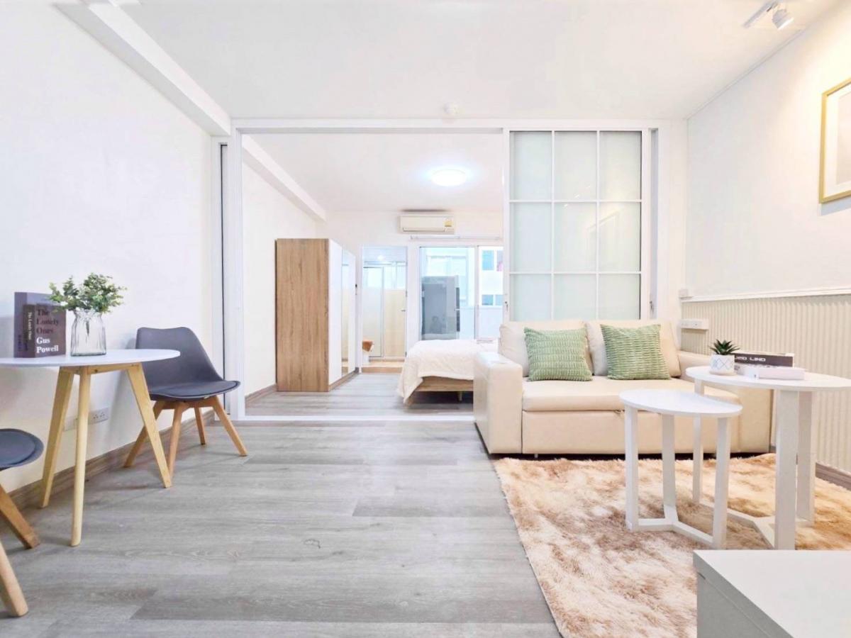 For SaleCondoRatchadapisek, Huaikwang, Suttisan : ✨ For sale, ready-to-move-in condo in the heart of Ratchada! ✨ 30 sq.m. room, i2 building, 4th floor, Supalai City Home Ratchada Soi 10 project, prime location condo, just 10 minutes walk to MRT Huai Khwang, super convenient life! 🚇