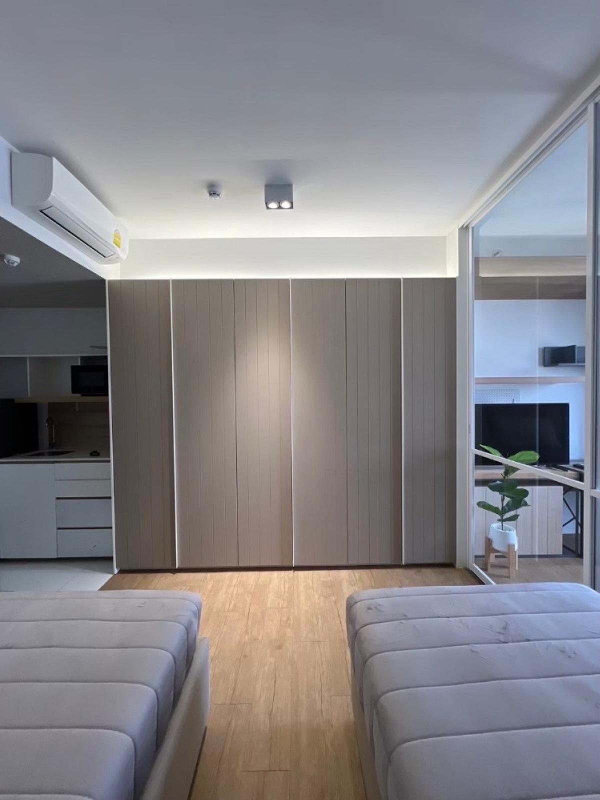 For RentCondoSiam Paragon ,Chulalongkorn,Samyan : Urgently available for rent!: Triple Y Residence (Triple Y Residence) Property code #WEA1072 Interested, please inquire by adding Line @condo168 (with @ in front)