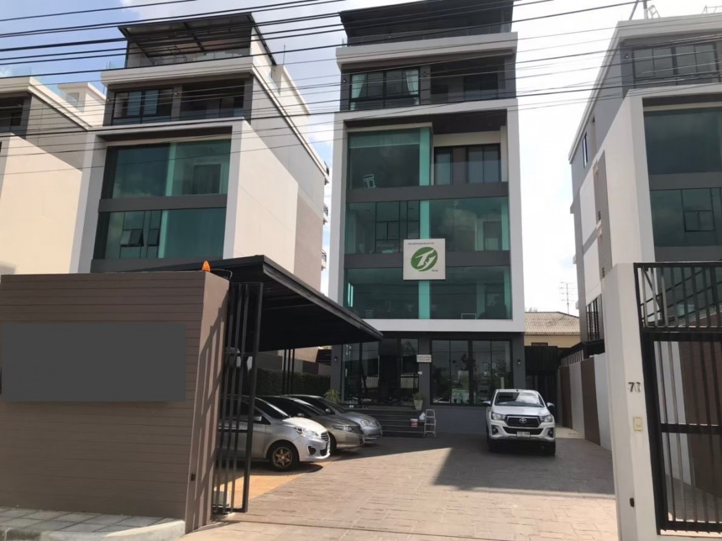 For RentOfficeLadprao101, Happy Land, The Mall Bang Kapi : For rent: Home Office, 5 floors, Ekkamai, Ram Intra, has a built-in elevator, with a warehouse